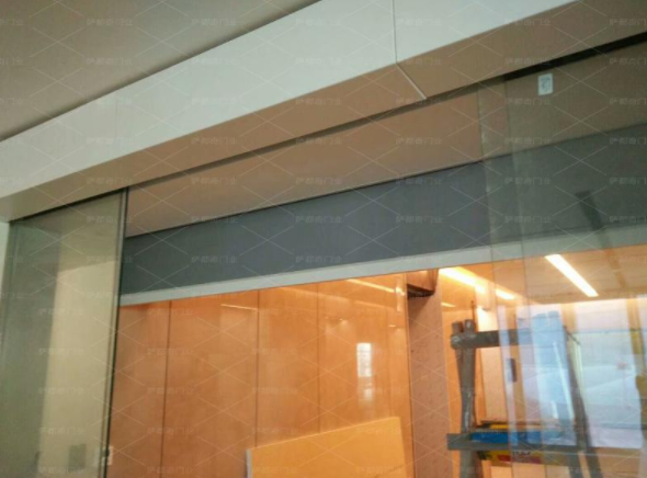 電動玻璃擋煙垂壁安裝流程詳解